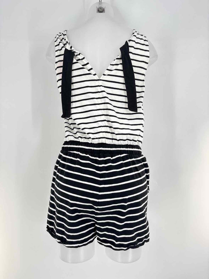 Size S Vineyard Vines Black/White Romper
