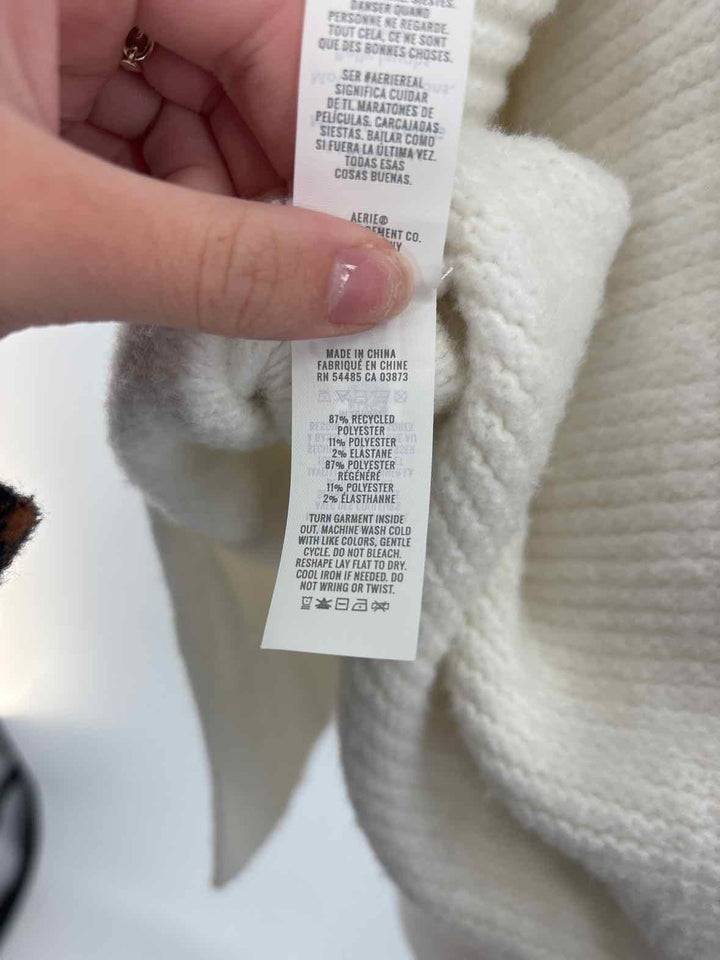 Size M AERIE Cream Sweater