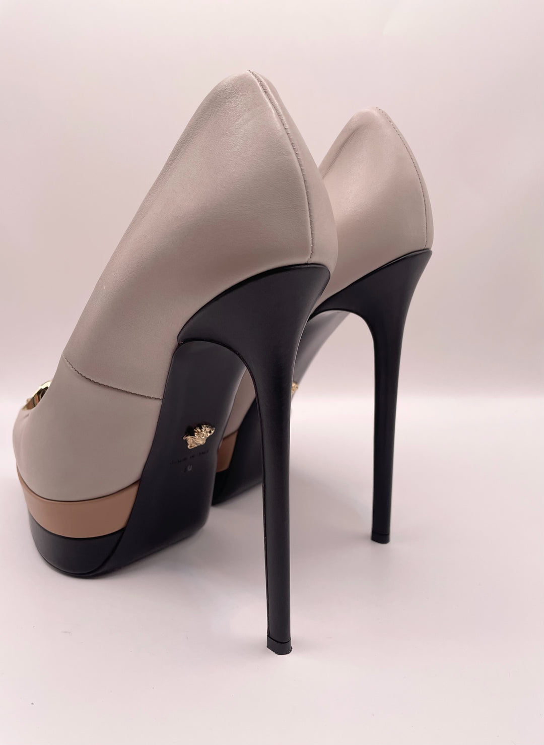 Shoe Size 40 Versace Gray Leather Luxury - Pumps