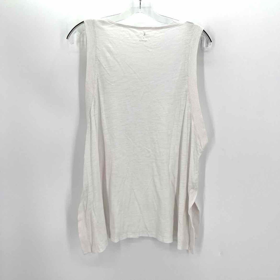 Size XL LOU & GREY White Shirt