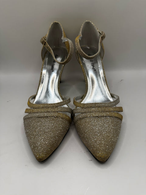 Shoe Size 8.5 DAVID TATE Gold Metallic Heels