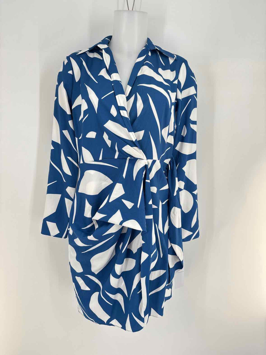 Size 6 LONDON TIMES Blue Print Dress