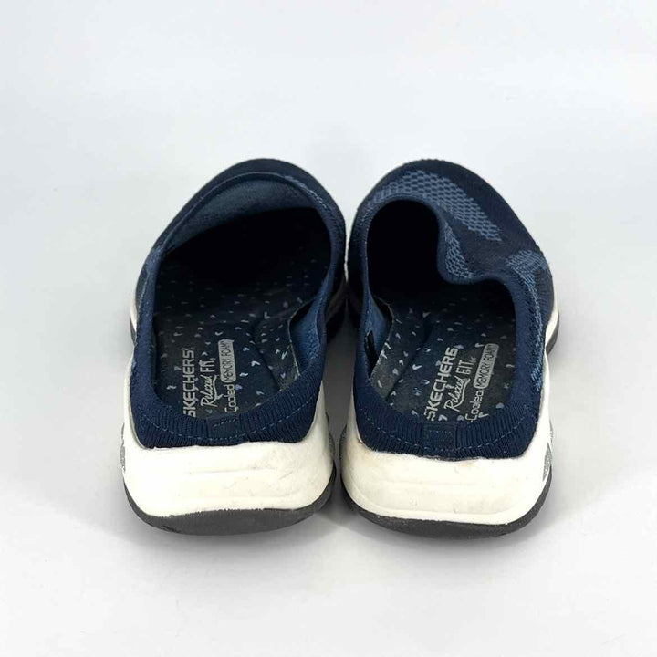 Shoe Size 8.5 Sketchers Navy Knit Sneakers