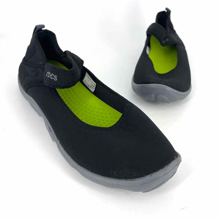 Shoe Size 7 Crocs Black Flats