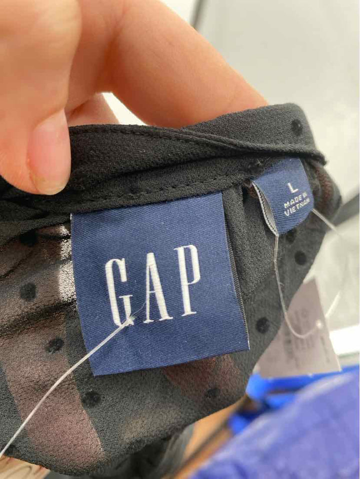 Size L GAP Black Shirt