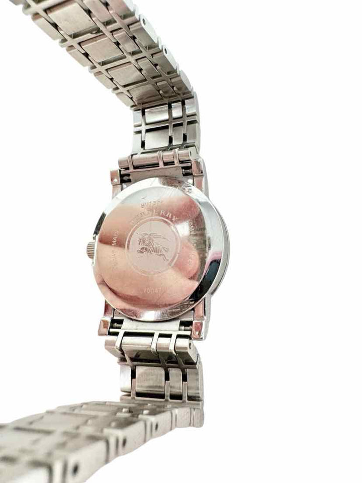 Burberry Luxury - Brooch