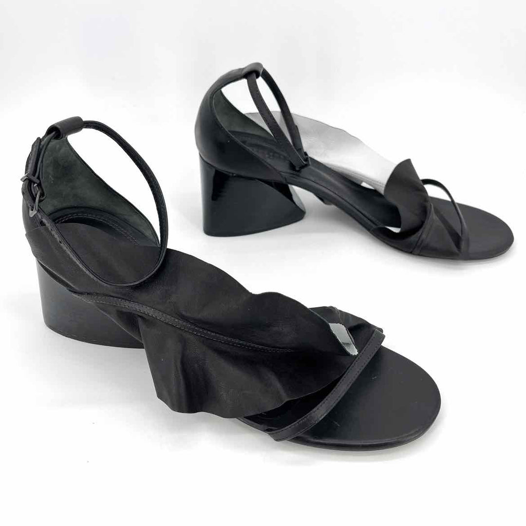 Shoe Size 10.5 Black Leather Sandals