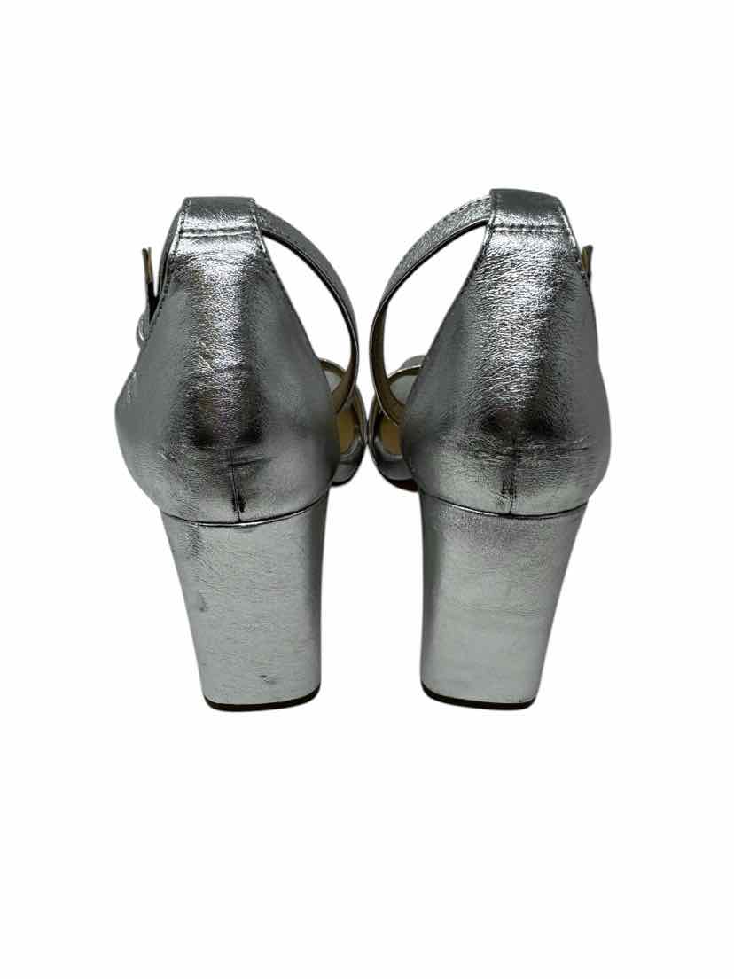 Shoe Size 9.5 Naturalizer Silver Leather Sandals