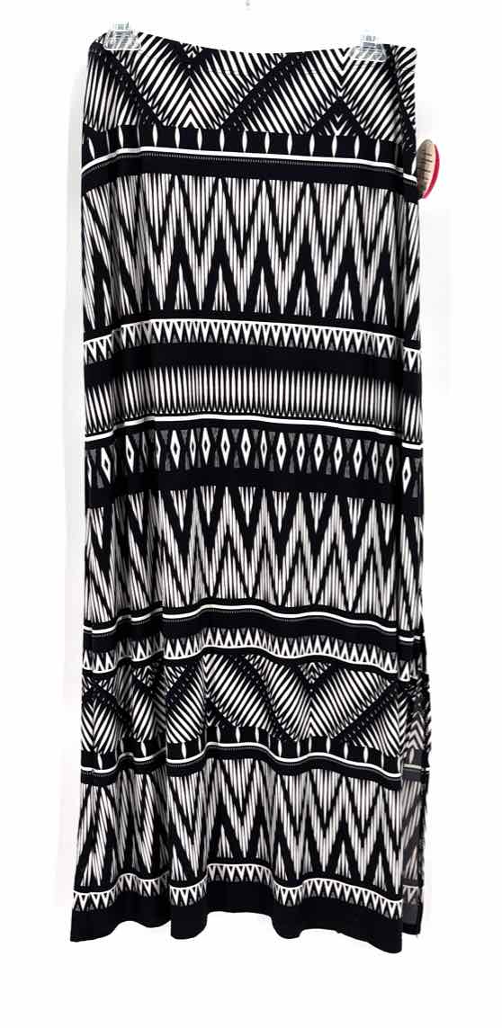 Size M Chico's Black Skirt