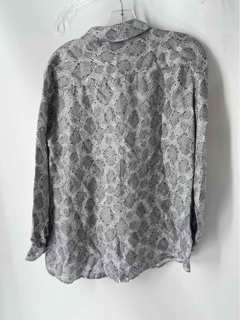 Size L J MCLAUGHLIN Gray Shirt