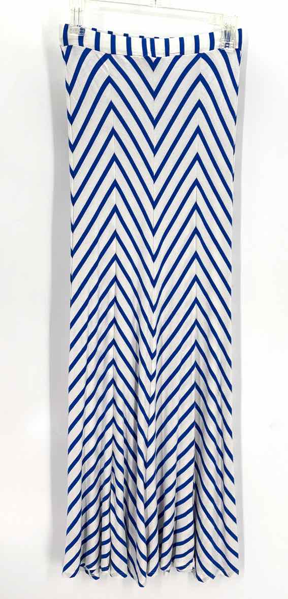 Size XS BEBE White Skirt