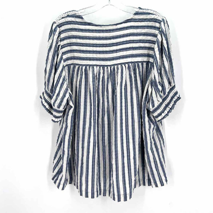 Size 1X White Shirt