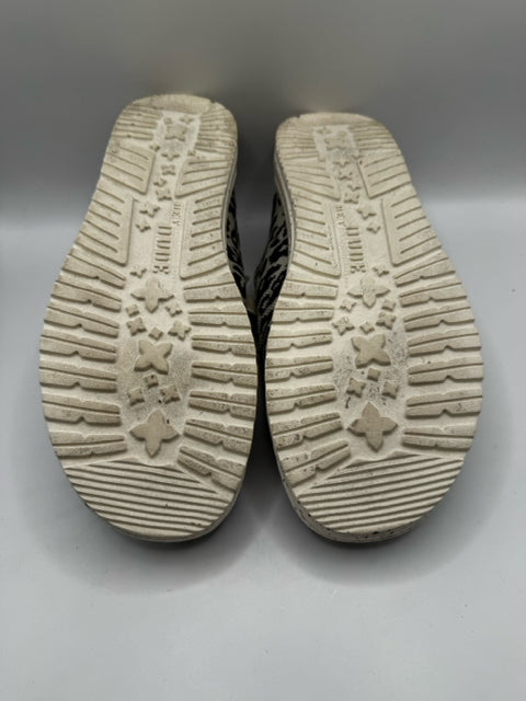 Shoe Size 9 Gray Loafers