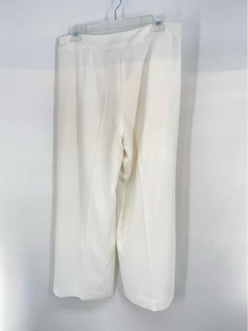 Size 4 TRINA TURK White Pants