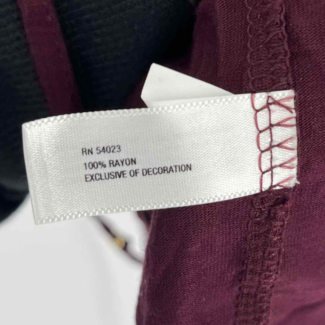 Size M GAP Burgundy Shirt