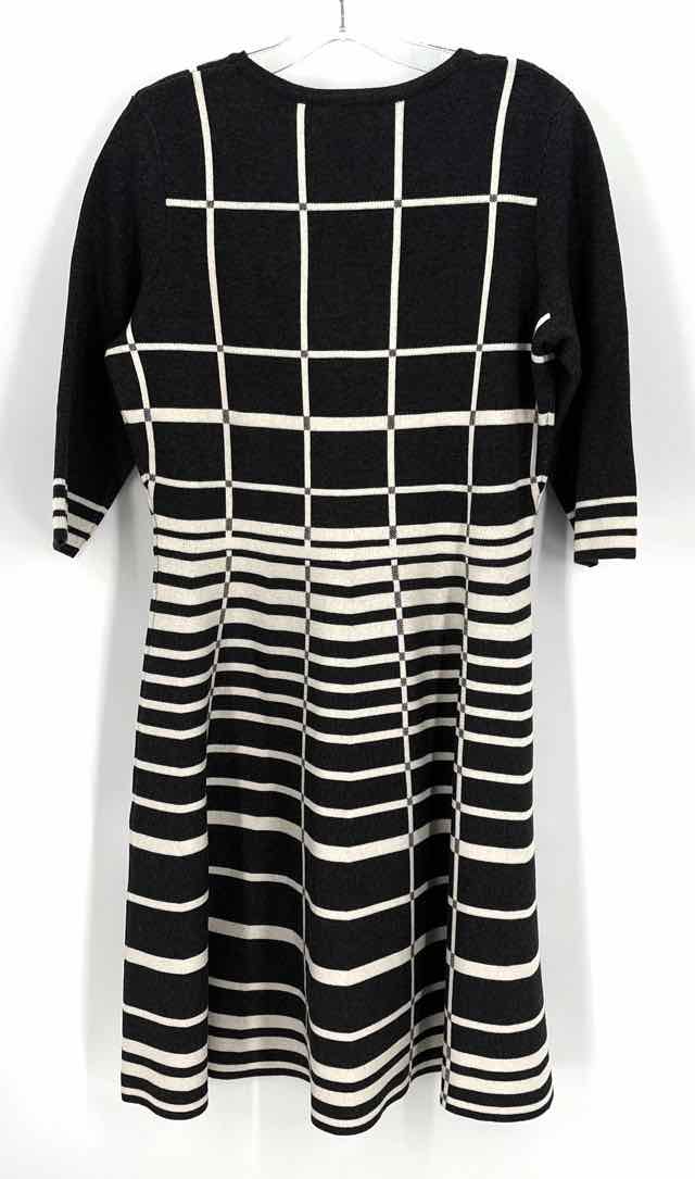 Size L LIZ CLAIBORNE Multi-Color Knit Dress