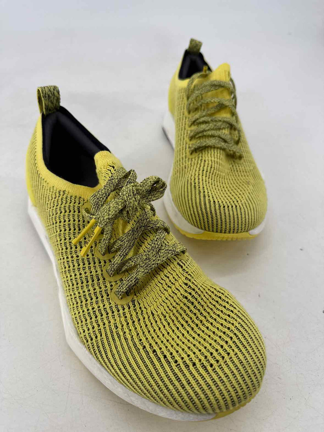 Shoe Size 9.5 ALL BIRDS Yellow Sneakers