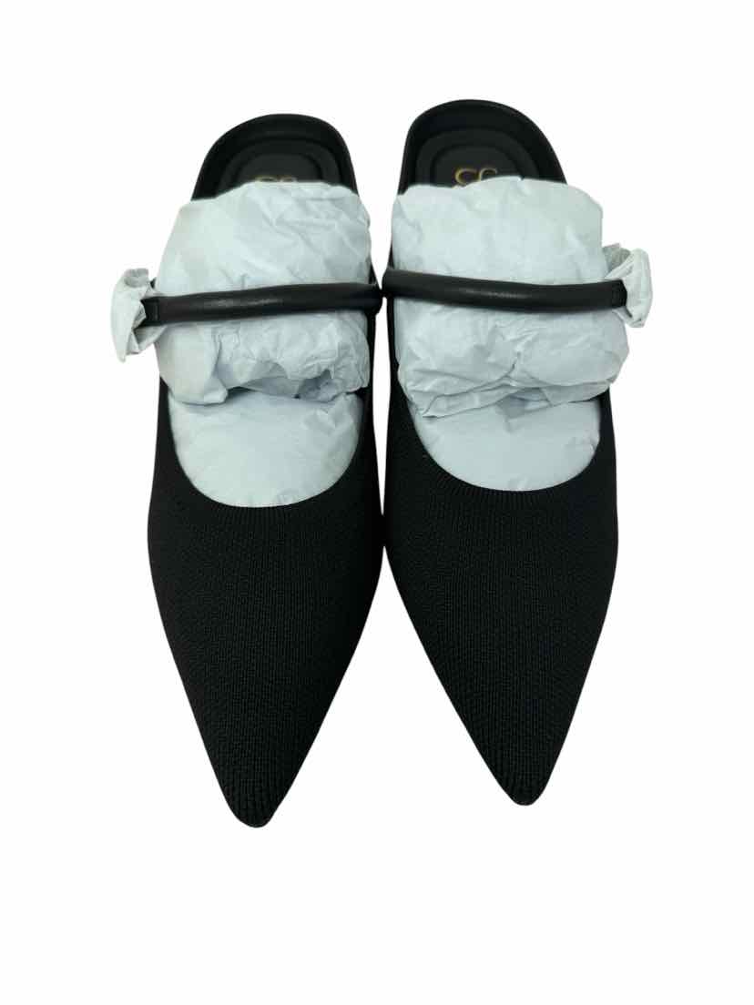 Shoe Size 8.5 Black Pumps