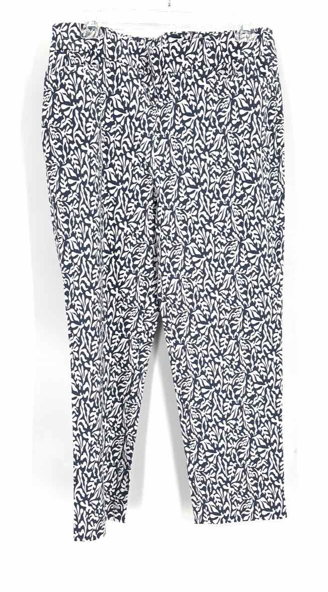 Size M Chico's Blue Capri