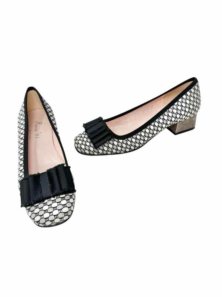 Shoe Size 38 Black/White Flats
