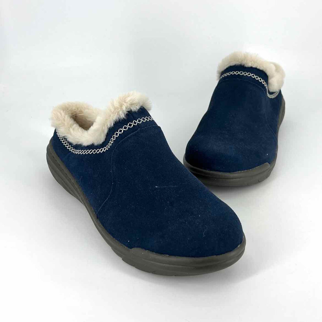 Shoe Size 9 Jambu Navy Faux Fur Clogs