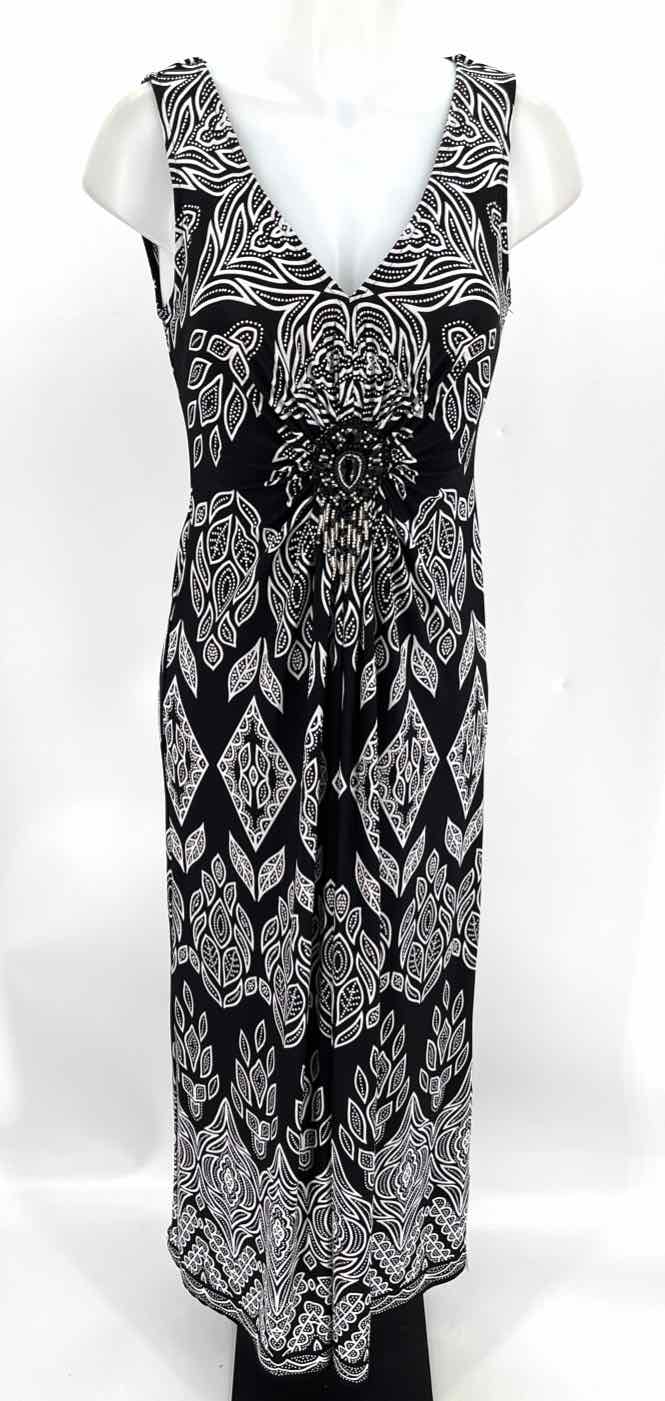 Size 6 R&M RICHARDS Black Dress