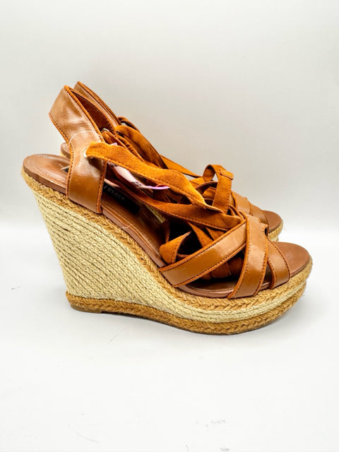 Shoe Size 7 White House Black Market Tan Sandals