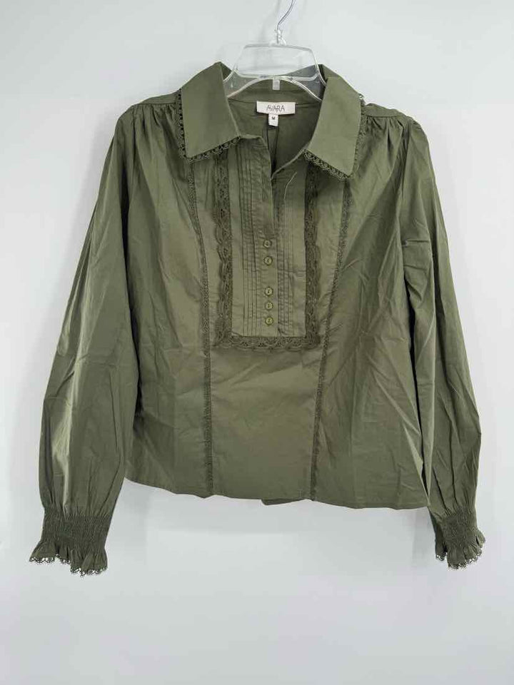 Size M AVARA Olive Shirt