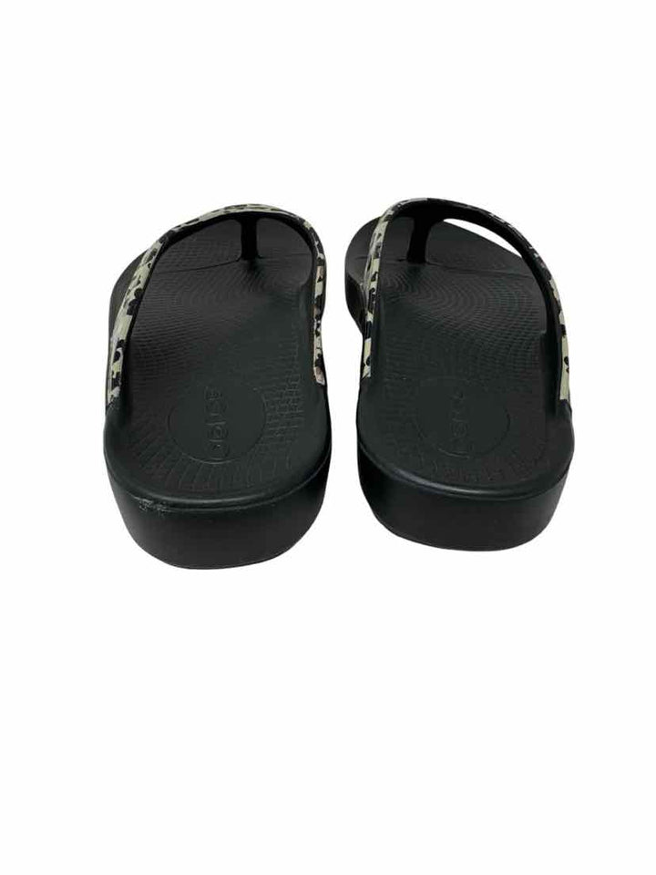 Shoe Size 9 OOFOS Black Sandals