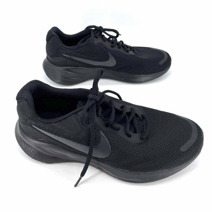 Shoe Size 8.5 Nike Black Knit Sneakers