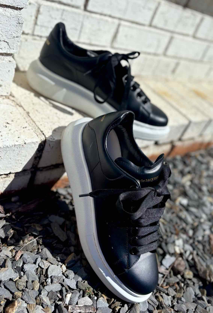 Shoe Size 9.5 Alexander McQueen Black Leather Luxury - Sneakers