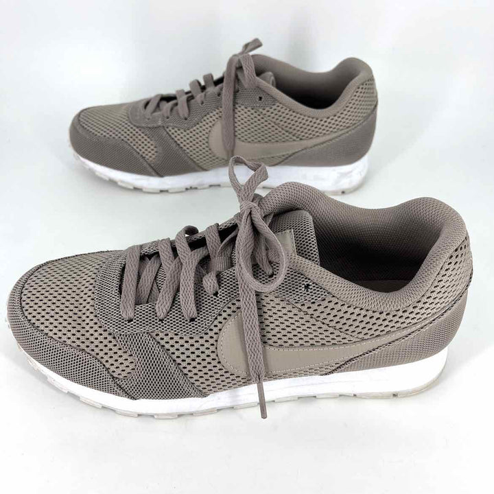 Shoe Size 10 Nike Taupe Sneakers
