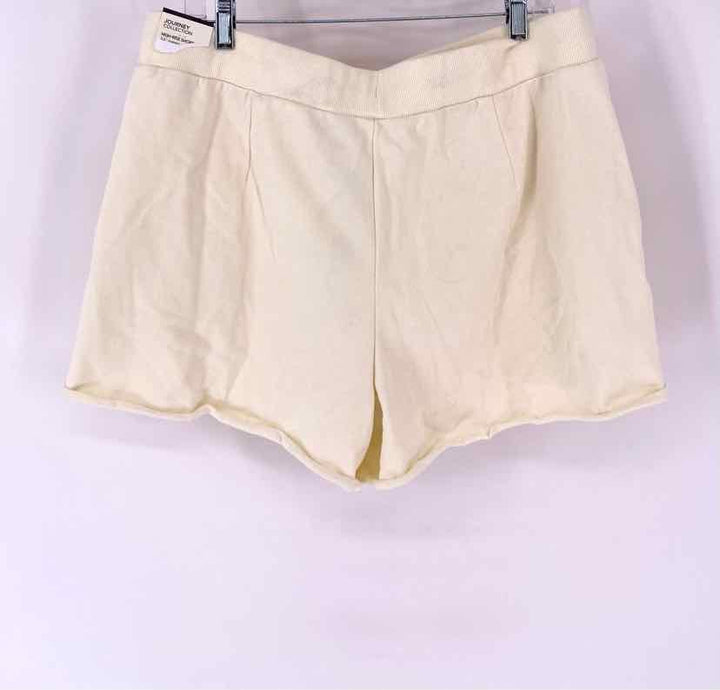 Size XL CALLIA Cream Shorts