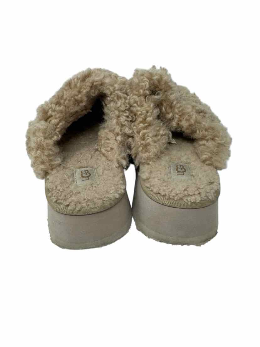 Shoe Size 8 Ugg Tan Slippers