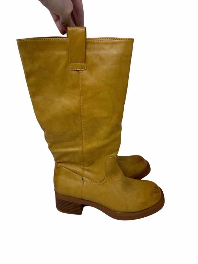 Shoe Size 5.5 Tan Boots