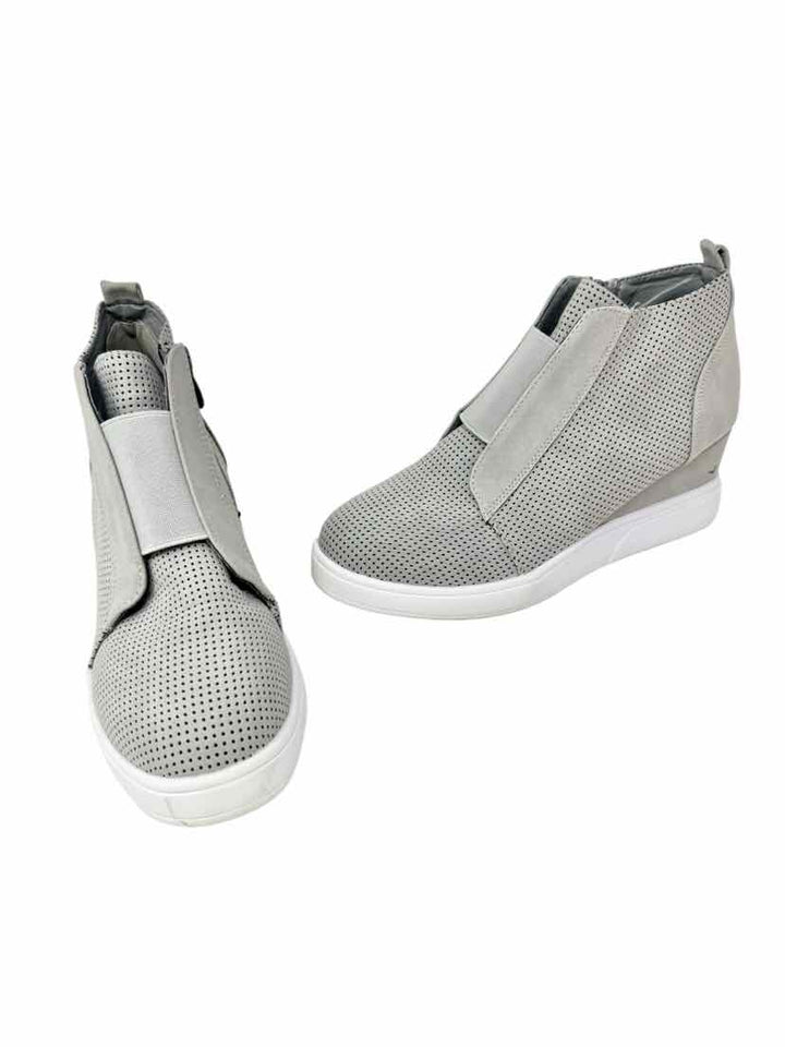 Shoe Size 9.5 Gray Pumps