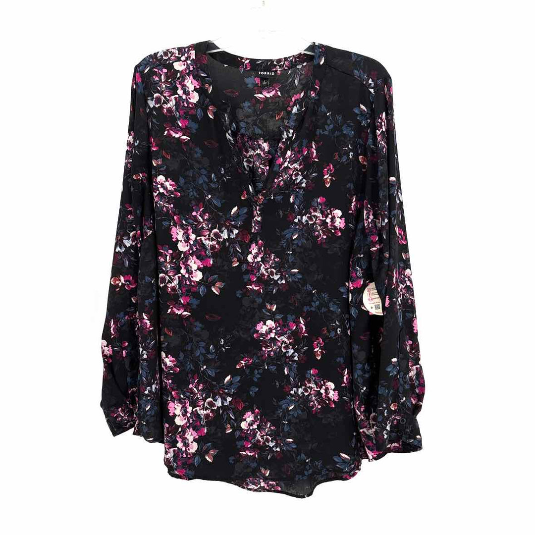 Size 2X Torrid Black Shirt