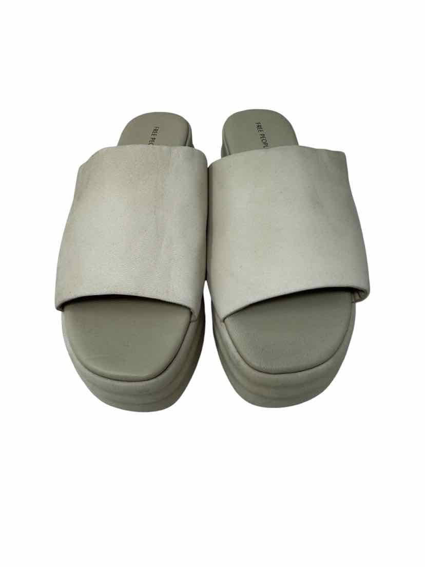 Shoe Size 40 FREE PEOPLE Ivory Leather Sandals
