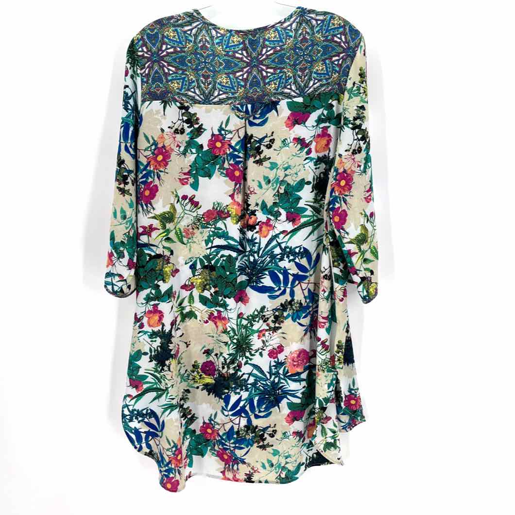 Size XL NEW DIRECTION Multi-Color Shirt