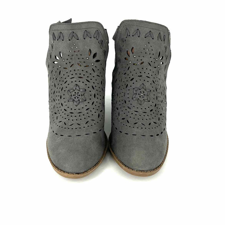 Shoe Size 7 Gray Boots