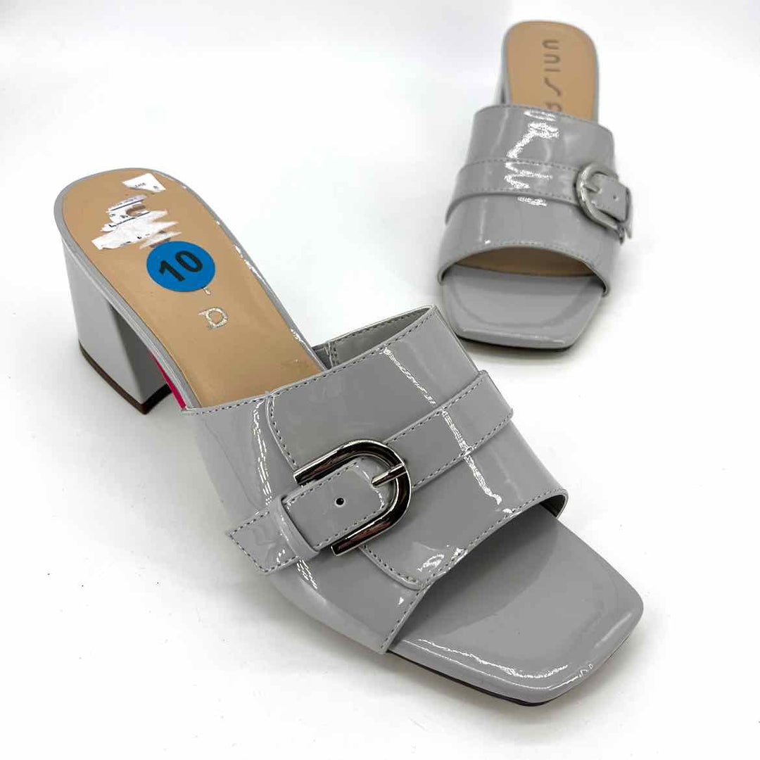 Shoe Size 10 UNISA Gray Patent Sandals