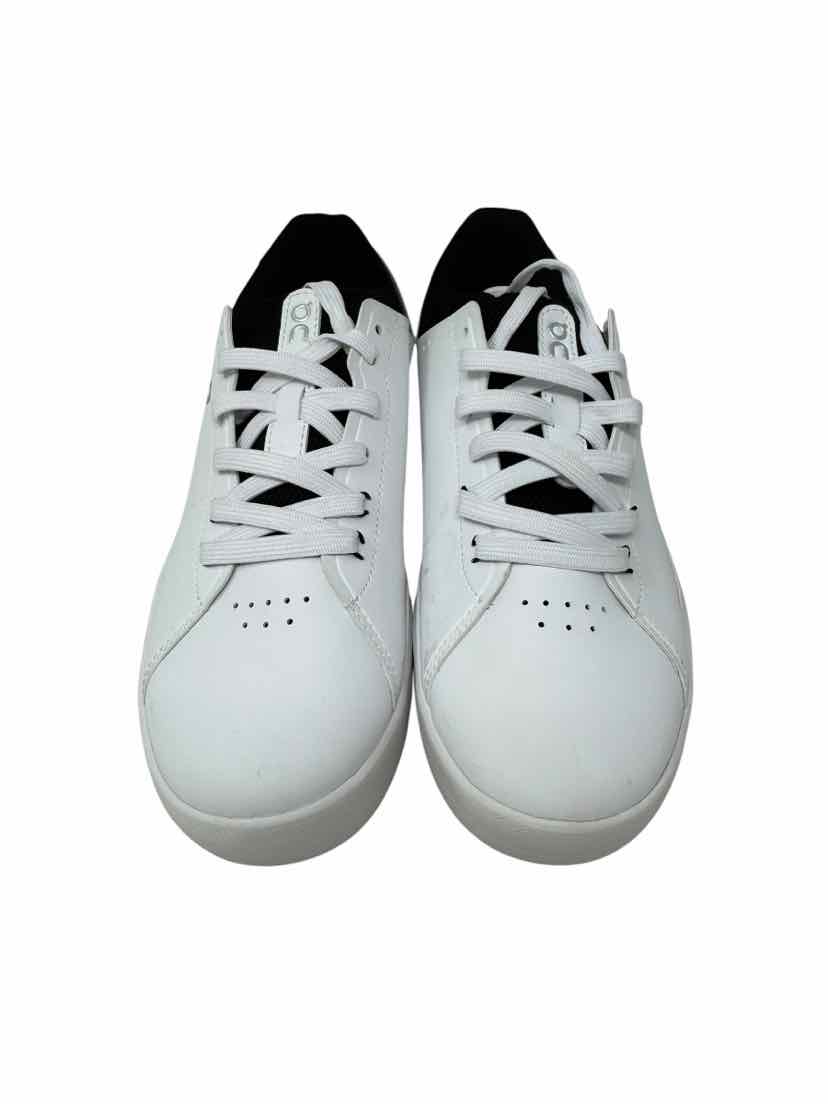 Shoe Size 40 ON CLOUD White Leather Sneakers