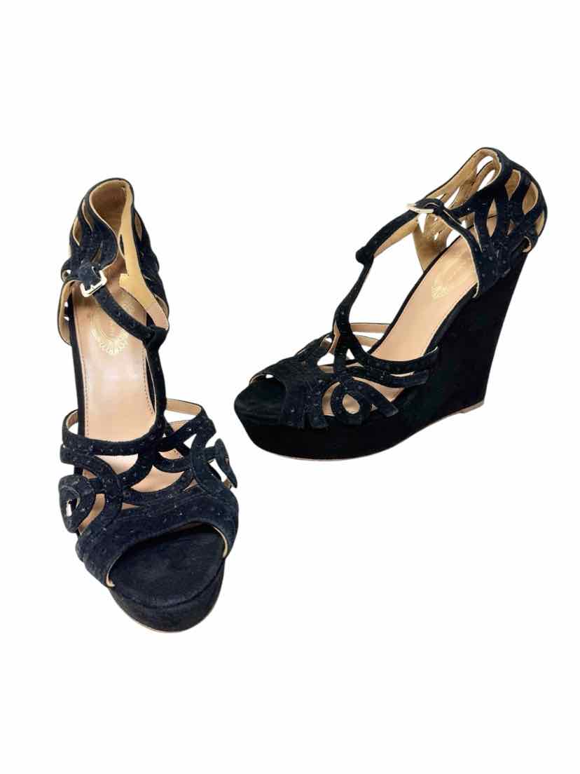 Shoe Size 40 TAHARI Black Suede Sandals