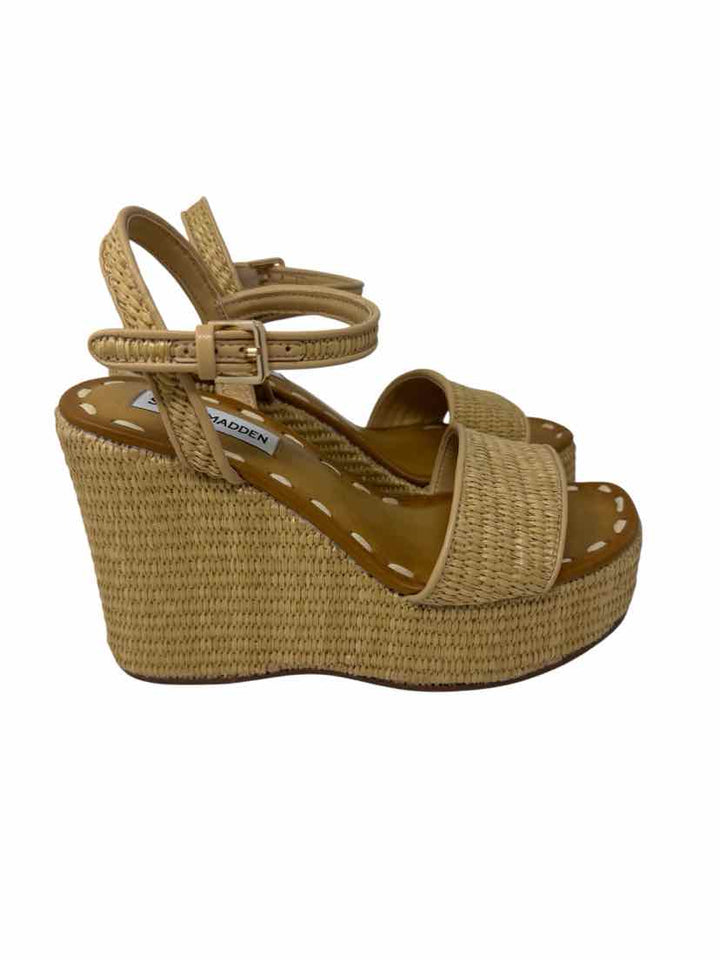 Shoe Size 6.5 Steve Madden Beige Wedge