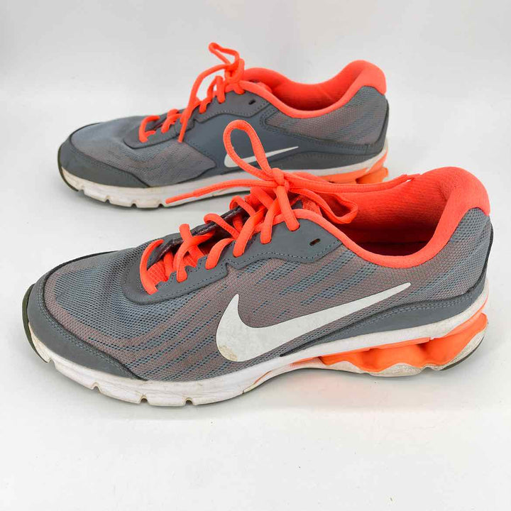Shoe Size 10 Nike Gray Sneakers