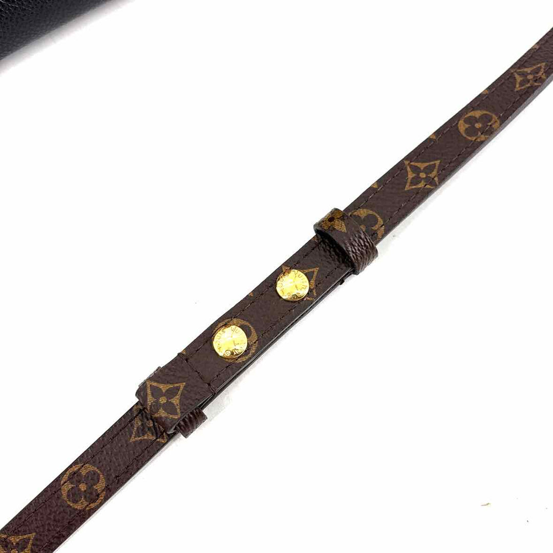 Louis Vuitton Luxury - Purse