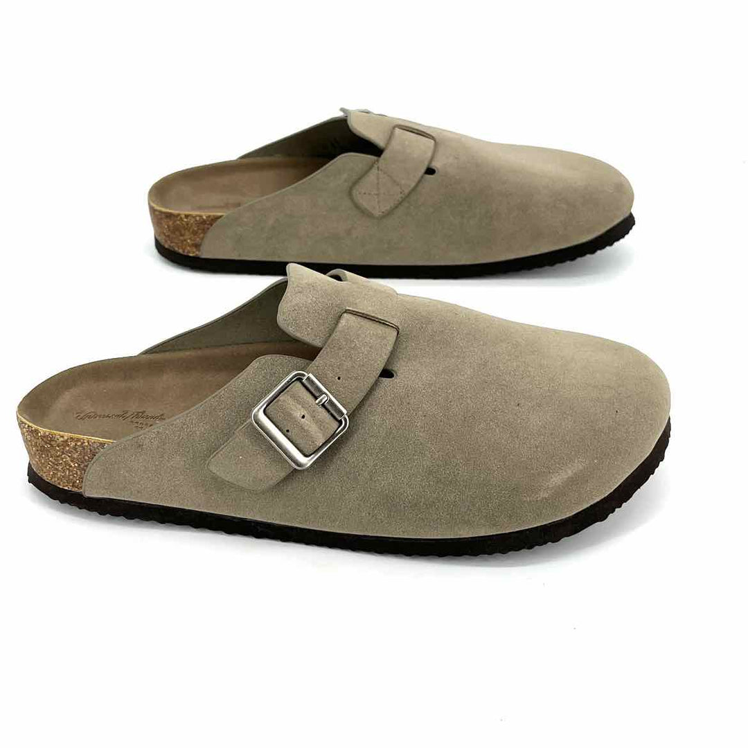 Shoe Size 10 UNIVERSAL THREAD Taupe Clogs