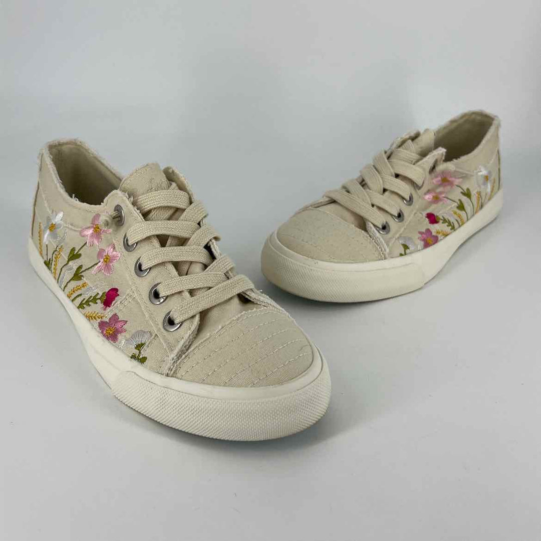Shoe Size 8 BLOWFISH Cream Canvas Sneakers