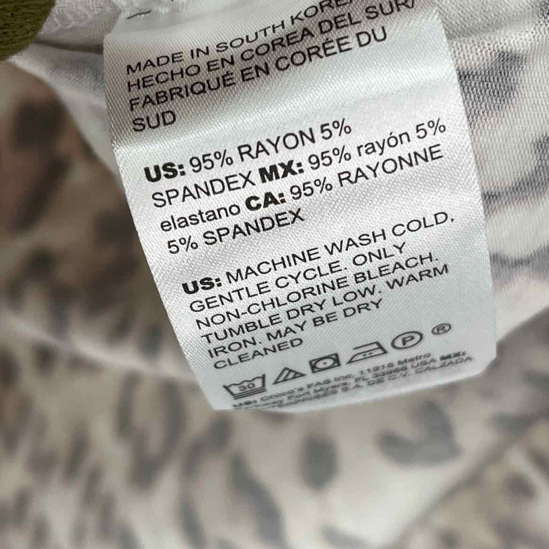 Size M Chico's Multi-Color Shirt