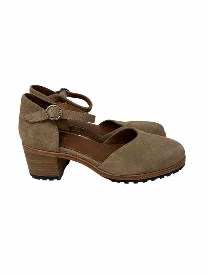 Shoe Size 9.5 Tan Suede Pumps